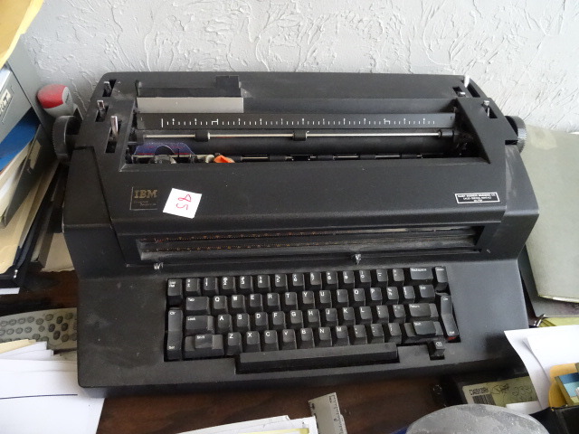 IBM self correcting slectric II Typewriter
