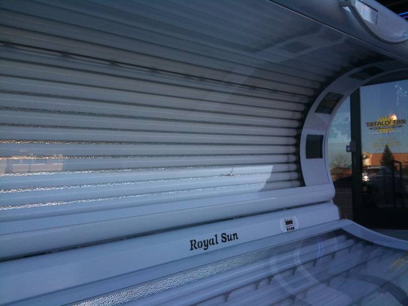 lot 4 image: 2005 RoyalSun 383 Turbo