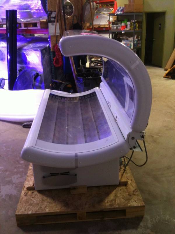 lot 8 image: RoyalSun 383 Turbo