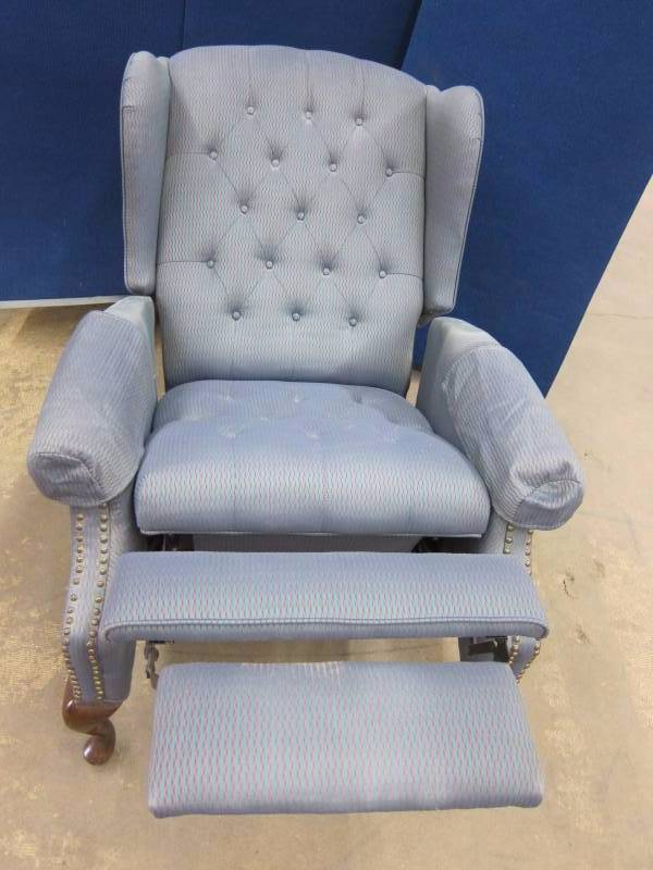 Wing-Back Recliner