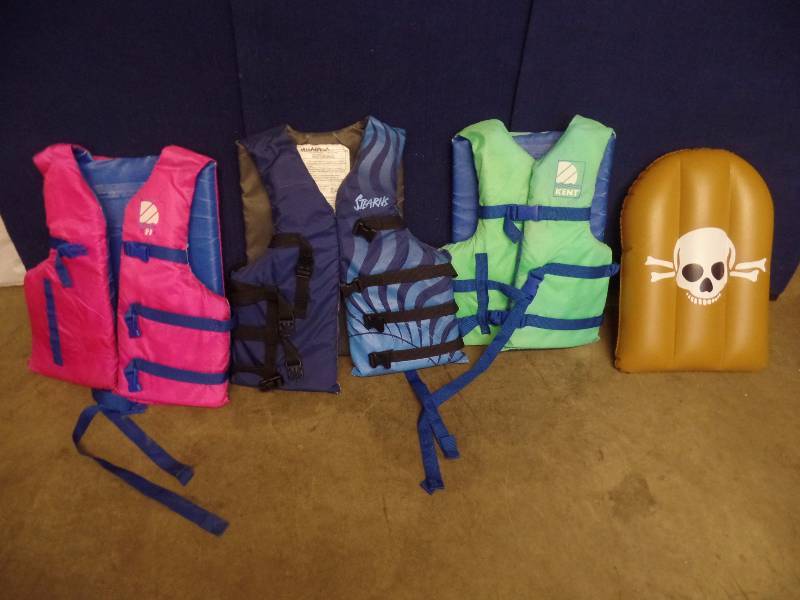 Life Jackets & Float