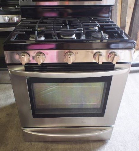 lot 10 image: LG Stove - Model # (LRG3095ST)