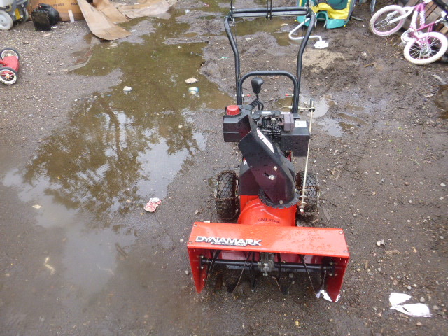 lot 40 image: Dynamark Snow Blower