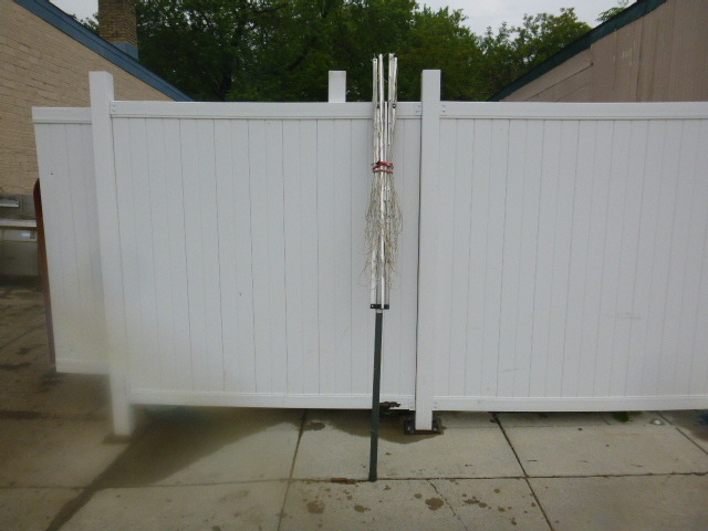 lot 44 image: Clothes Line