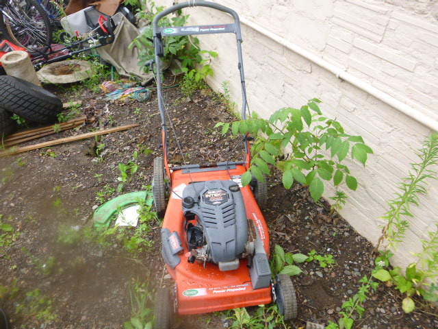 lot 47 image: Scotts Lawn Mower