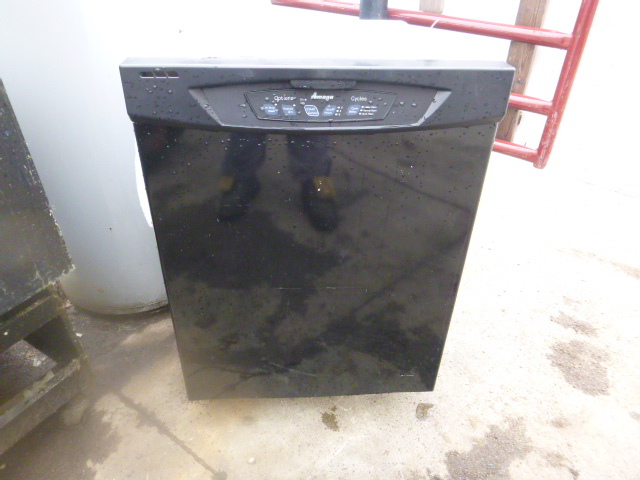 lot 52 image: Amana Dishwasher