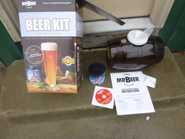 lot 66 image: Mr. Beer Beer Kit Deluxe