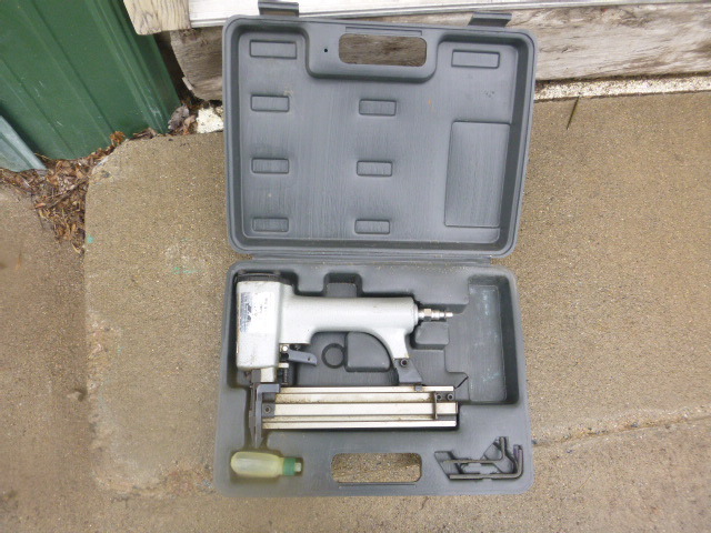 lot 69 image: Tool Shop Brad Nailer