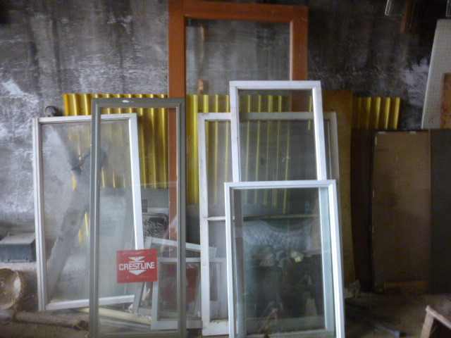 lot 81 image: Miscellaneous Windows and Door