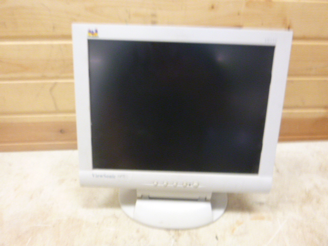 lot 111 image: View Sonic VE155 Computer Monitor