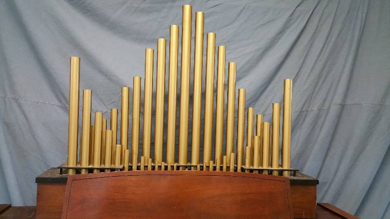 lot 4 image: Large CONN Electric Pipe Organ