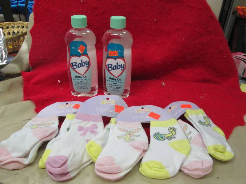 8 pairs of infant sock 18-24 months...