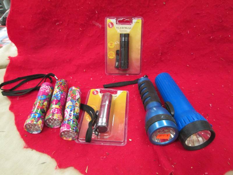 Qty 7 different size of flash light...