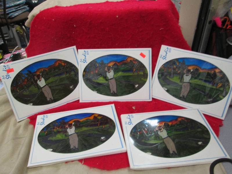 Qty 5 pictures person golfing...