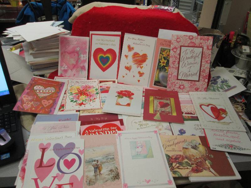 Assortment of 100 different picture...