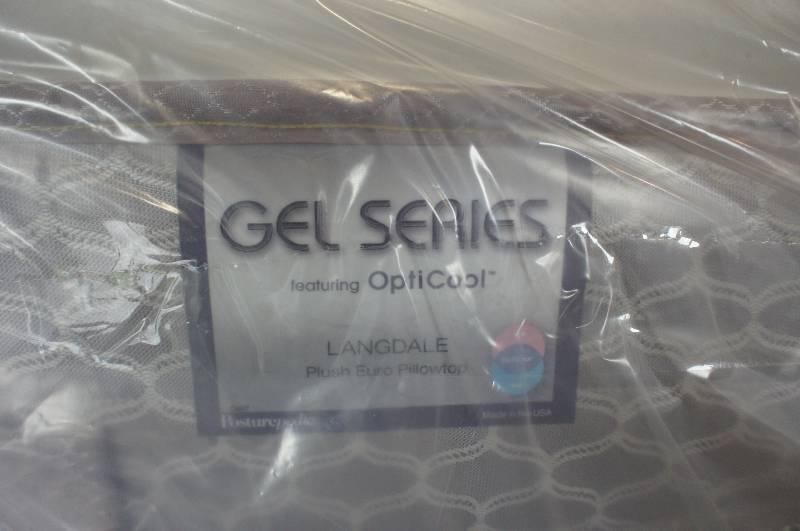 lot 6 image: Sealy Posturepedic Gel Series Plush Eurotop Queen Mattress