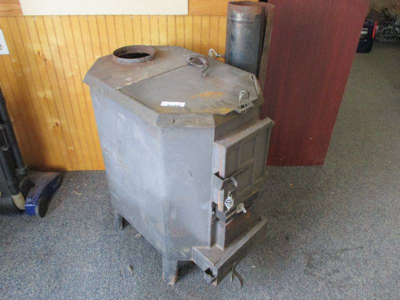 lot 3 image: Humble Stove