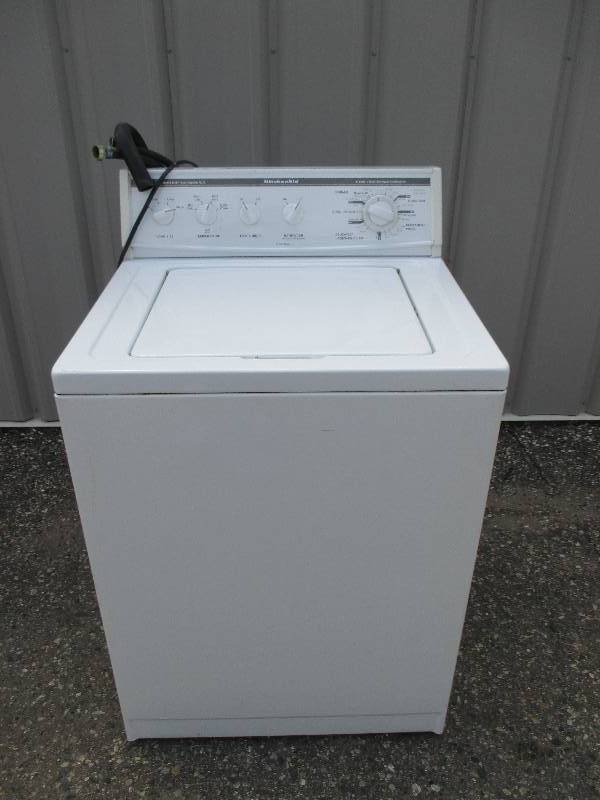 lot 22 image: Kitchenaide washer