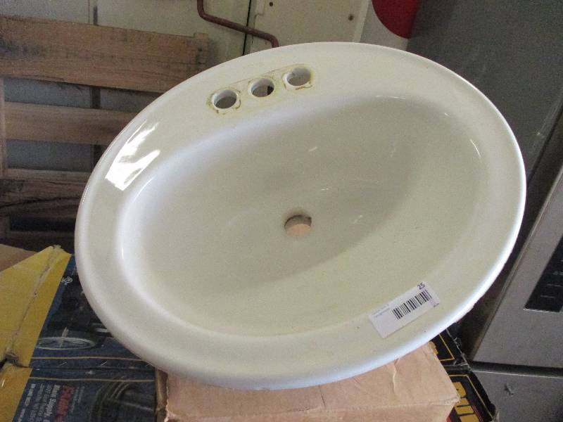 lot 25 image: Kohler sink
