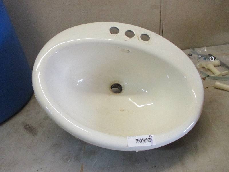 lot 26 image: Kohler sink