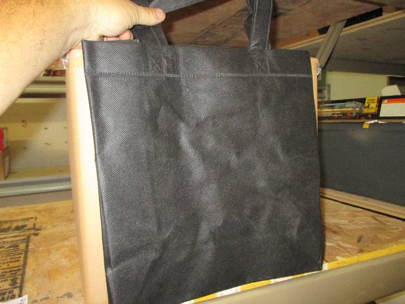 lot 37 image: Box of new tote bags