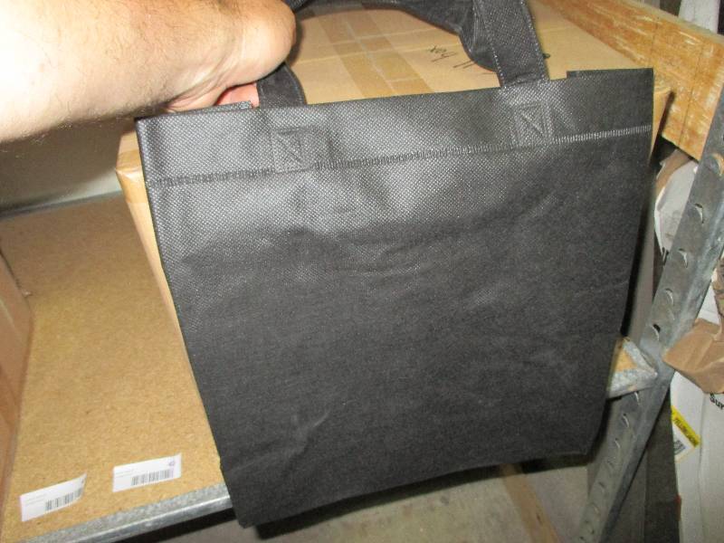 lot 42 image: Box of new tote bags
