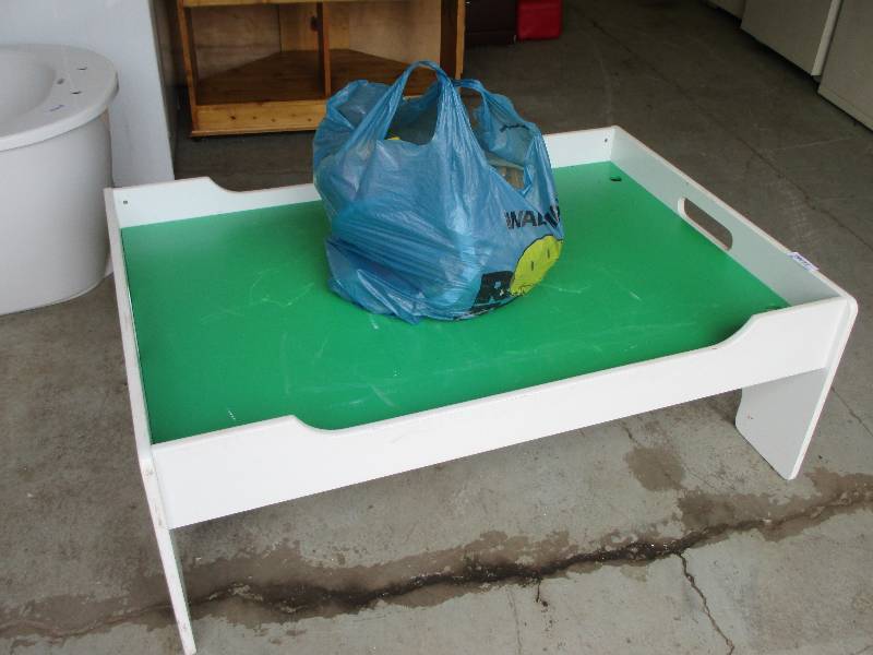 lot 57 image: train table