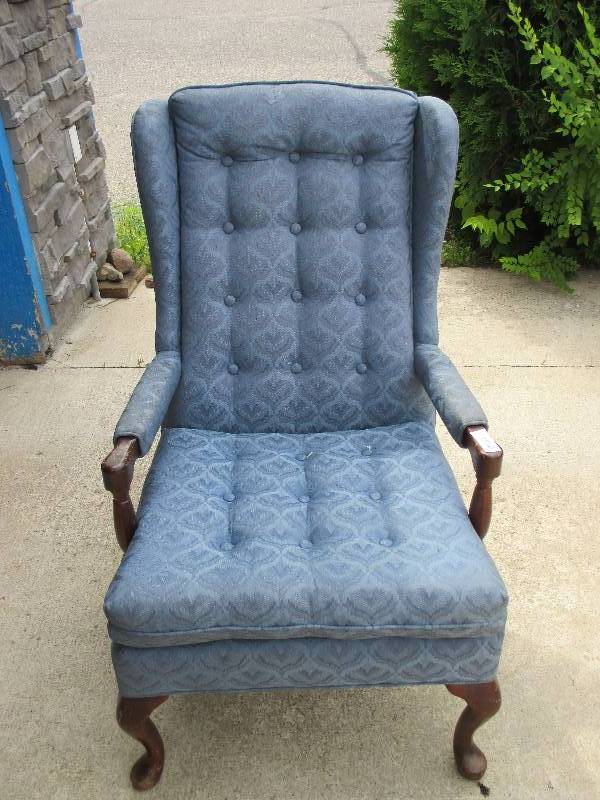lot 59 image: Lounge chair