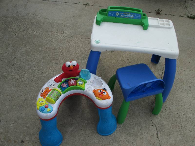lot 67 image: Kids Bench