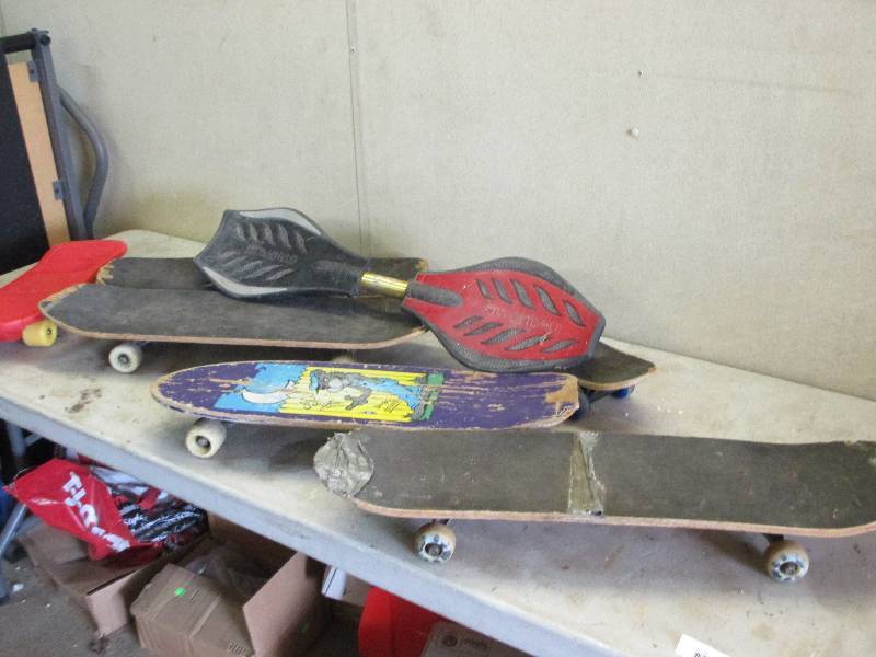 lot 74 image: Lot of skate boards