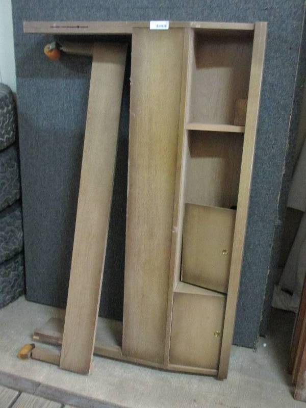 lot 76 image: Headboard