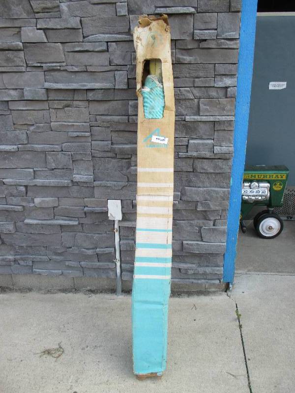 lot 87 image: Table umbrella