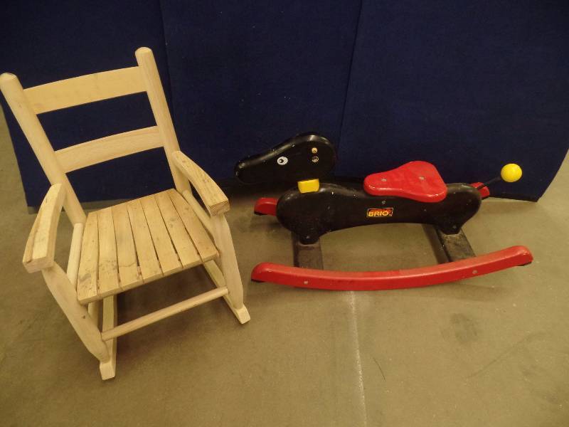 lot 22 image: Childs Rockers