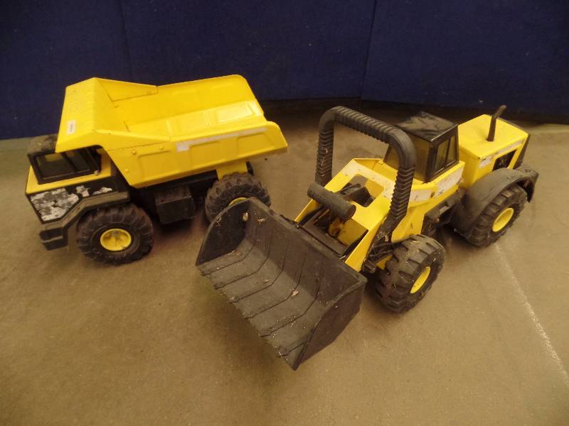lot 24 image: Tonka Trucks