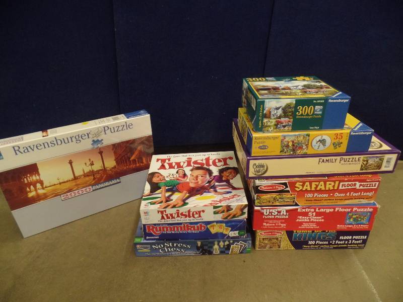 lot 25 image: Board Games & Puzzles