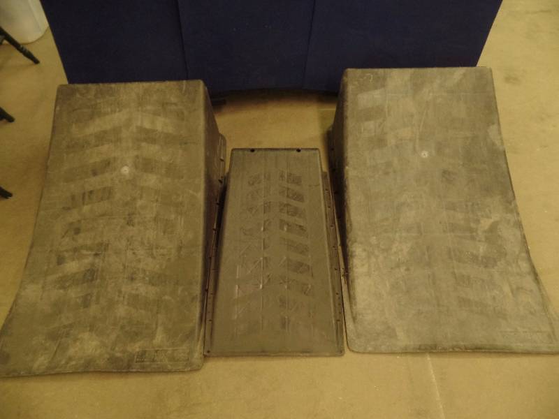 lot 26 image: 3 Ramps