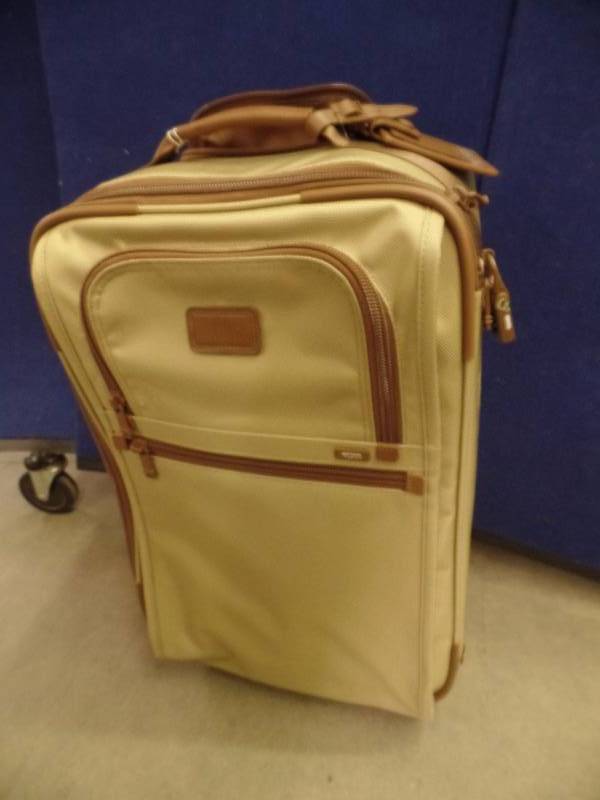 lot 40 image: Small Suitcase