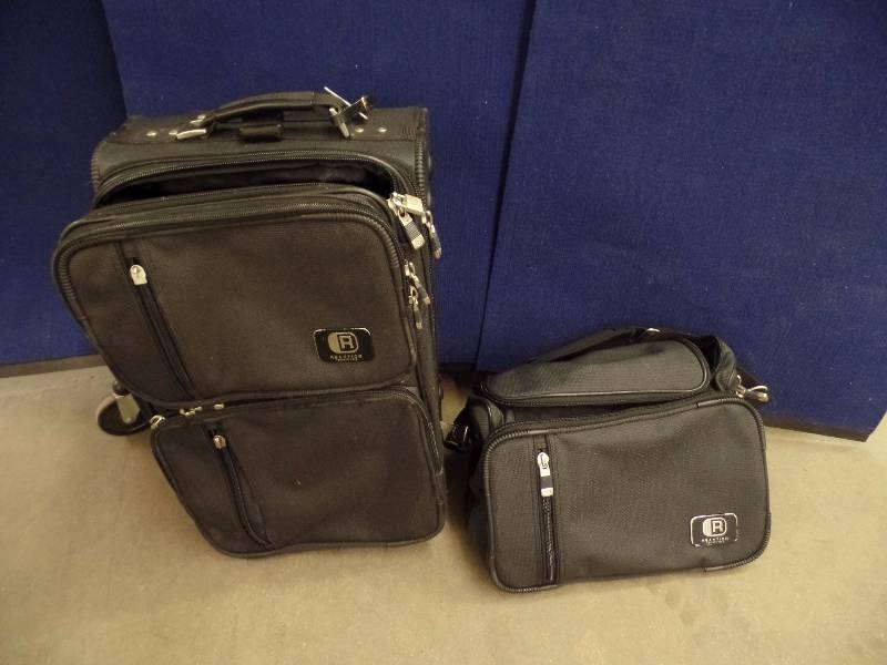 lot 41 image: Small Suitcase & Bag