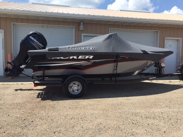 2014  TRACKER PRO GUIDE V-175 COMBO WITH FOUR STROKE 115HP MERCURY
