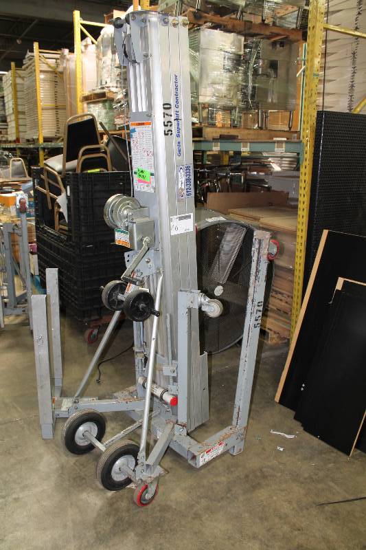 Genie Superlift Contractor 18 , 6 Lift Model SLC 18 Genie Metal Construction wWheels.