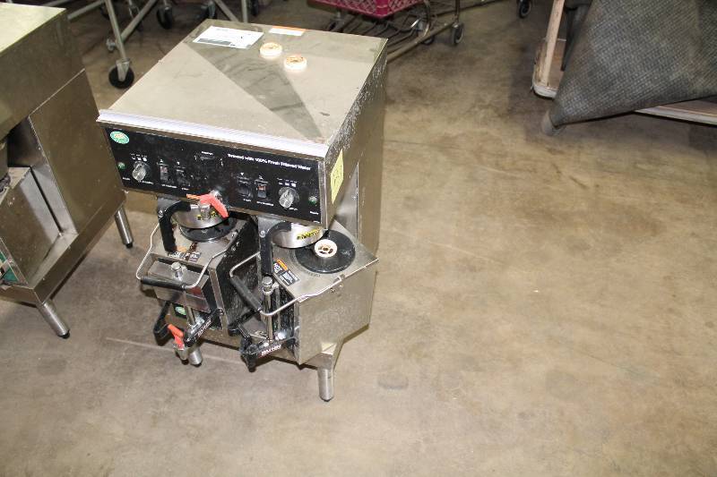Bunn Commercial Coffee Maker Model Dual Dual Coffee Drip System 120208V 28.3A 5990W 18 x 19 x 34.