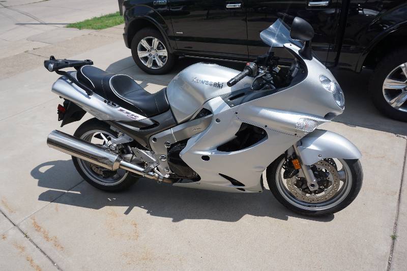 2002 Kawasaki ZZR 1200 Sport Touring Motorcycle
