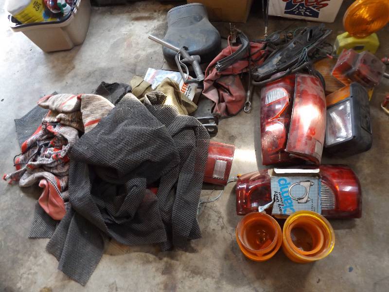 Assorted vehicle lights, padded seat, pump nozzle