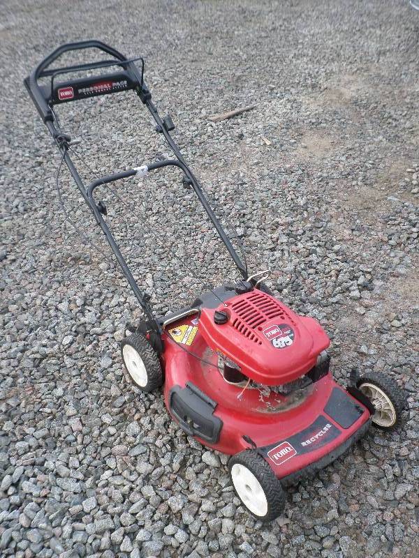 lot 12 image: Toro Personal Pace 21 Self-Propell...
