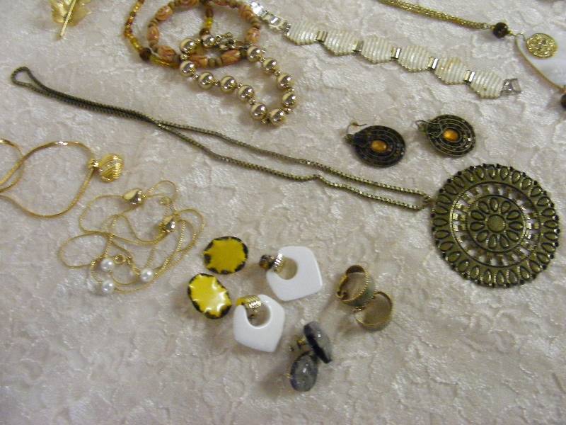 Costume Jewelry - Much Vintage, Earrings Clip and Pierced