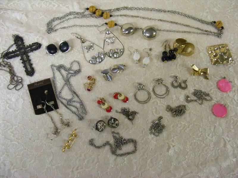 Costume Jewelry - Much Vintage, Earrings Clip and Pierced