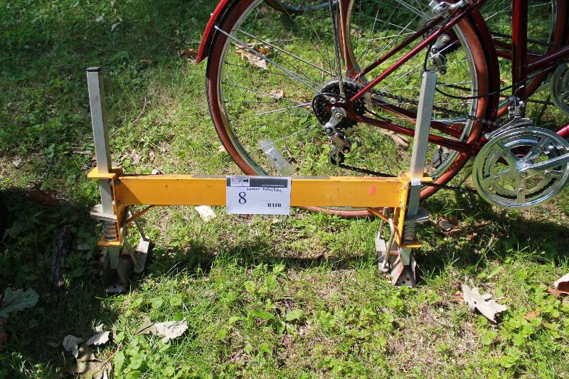 lot 8 image: Ladder Extension Metal Yellow.