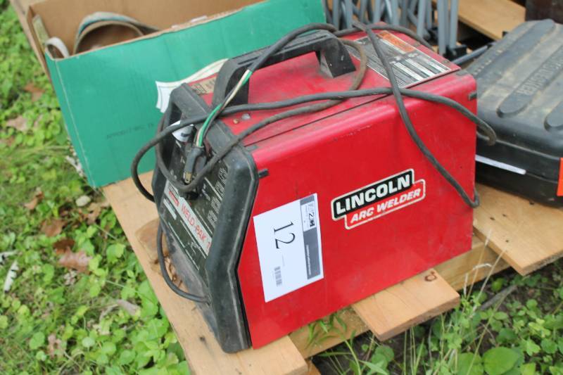 Lincoln Electric WeldPak 100 ArcWelder w/Cord & Attachments. Blaine