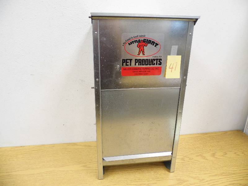 Little Giant Pet Feeder