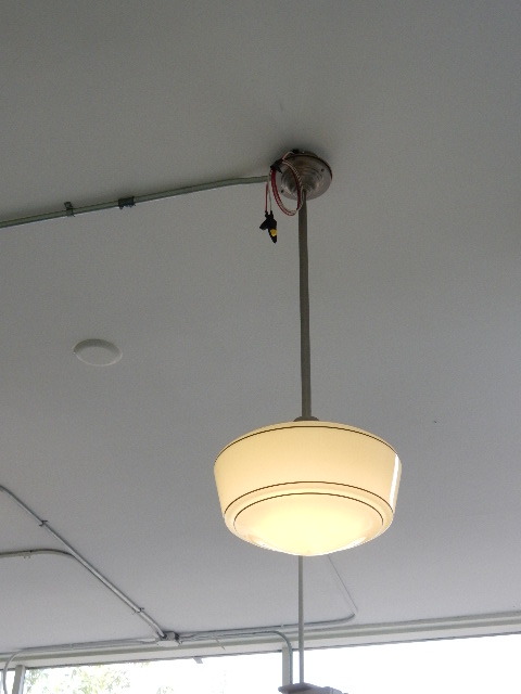 lot 1 image: 3 Old Fashion hanging Globe Lamps